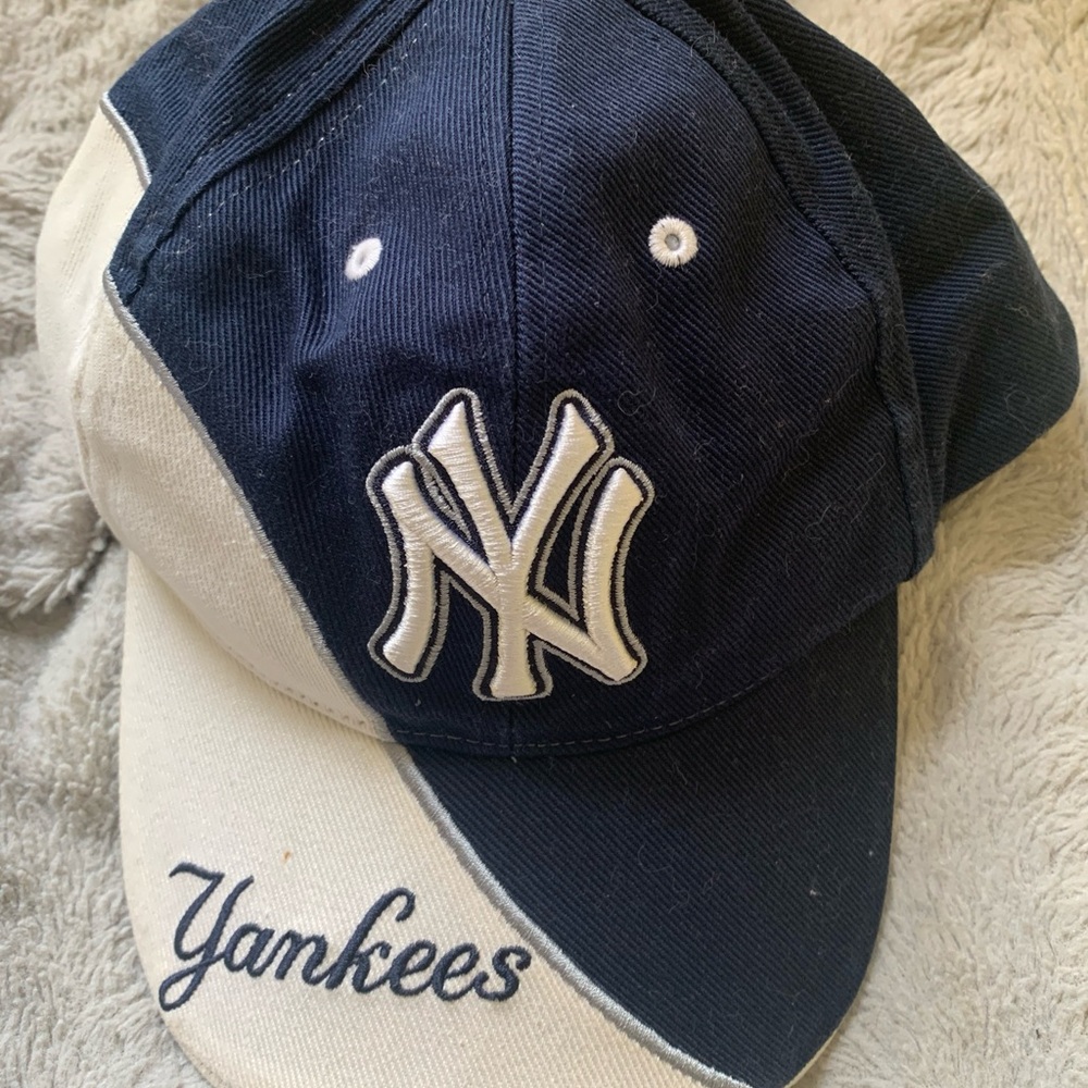 Yankees Navy and Cream Baseball Cap